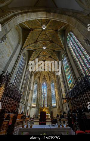 Bratislava, Slovacchia. Interno di St. Martin's Cathedral, una cattedrale gotica romanica cattolica del 13th ° secolo Foto Stock