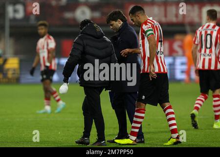 ROTTERDAM, PAESI BASSI - GENNAIO 10: Infortunio di Adel Auassar di Sparta Rotterdam durante il toto olandese KNVB Cup Round nel 2 partita tra Sparta Rotterdam e PSV a Het Kasteel il 10 Gennaio 2023 a Rotterdam, Paesi Bassi (Foto di Hans van der Valk/Orange Pictures) Foto Stock