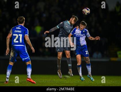 Bristol, Regno Unito. 10th Jan, 2023. Il difensore di Plymouth Argyle Macaulay Gillesphey (3) batte in aria durante la partita del Papa John's Trophy Bristol Rovers vs Plymouth Argyle al Memorial Stadium, Bristol, Regno Unito, 10th gennaio 2023 (Foto di Stanley Kasala/News Images) a Bristol, Regno Unito il 1/10/2023. (Foto di Stanley Kasala/News Images/Sipa USA) Credit: Sipa USA/Alamy Live News Foto Stock