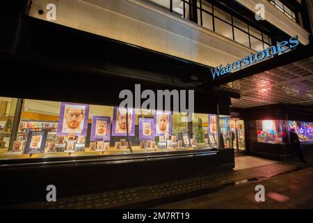 Londra, Inghilterra, Regno Unito. 10th Jan, 2023. Una vetrina della libreria nel centro di Londra è vista come il libro 'Spare' del Principe Harry è uscito. (Credit Image: © Tayfun Salci/ZUMA Press Wire) SOLO PER USO EDITORIALE! Non per USO commerciale! Foto Stock