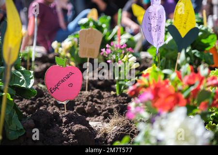 Buenos Aires, Argentina, 21 settembre 2021: Protesta dell'UTT, Land Workers Union, chiedendo la legge sull'accesso al territorio, difendendo la sostenibilità e la salute agraria Foto Stock