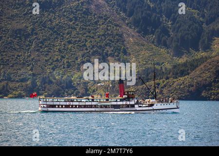 TSS Earnshaw on Lake Wakatipu, Queenstown, Nuova Zelanda, martedì 27 dicembre 2022. Foto Stock