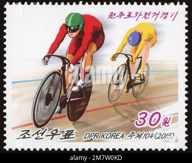 2015 Set di timbri per la Corea del Nord. Sport - ciclismo. Ciclismo su pista circolare Foto Stock