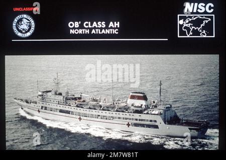 Una vista aerea del quarto porto della nave ospedale di classe OB sovietico in corso. Paese: Sconosciuto Foto Stock