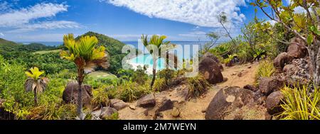 Sentiero escursionistico per la spiaggia Anse Georgette, Praslin, Seychelles - vista panoramica Foto Stock