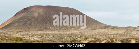 Paesaggio delle dune vicino a Montaña amarilla sull'isola di la Graciosa. Foto Stock