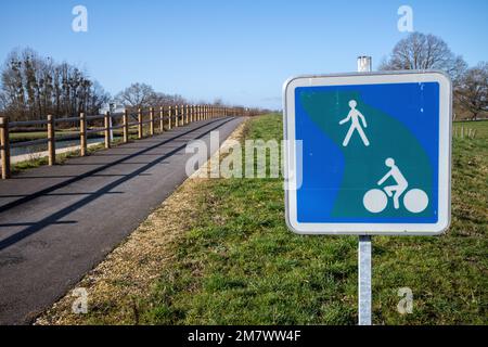 Mesnil-Saint-Pere (Francia nord-orientale): Nuova parte della greenway tra Lusigny-sur-Barse e Geraudot intorno al Lago d'Oriente, nel cuore del Fore Foto Stock