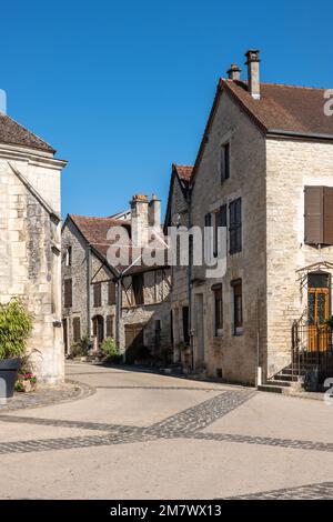 Les Riceys (Francia nord-orientale): Il villaggio è composto da tre villaggi, Riceys-Bas, Riceys Haute-Rive e Riceys-Haut nella valle del Laigne Foto Stock