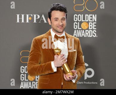 Los Angeles, Stati Uniti. 10th Jan, 2023. Justin Hurwitz, si presenta con il premio miglior punteggio originale per 'Babylon' nella sala stampa durante il 80th° Annual Golden Globe Awards tenutosi al Beverly Hilton il 10 gennaio 2023 a Los Angeles, CA, USA (Photo by Sthanlee B. Mirador/Sipa USA) Credit: Sipa USA/Alamy Live News Foto Stock