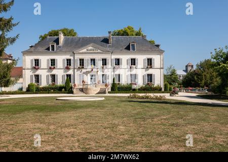 Les Riceys (Francia nord-orientale): Il villaggio è composto da tre villaggi, Riceys-Bas, Riceys Haute-Rive e Riceys-Haut nella valle del Laigne Foto Stock