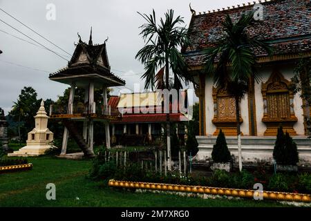 Tempio buddista a Don Khong. Isola di si Phan Don Foto Stock