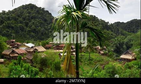 Villaggio di Khamu nel nord del Laos Foto Stock