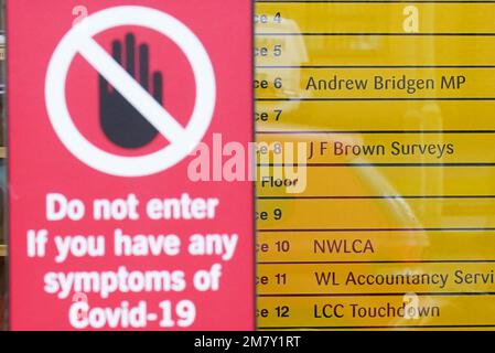 L'ufficio della circoscrizione di Andrew Bridgen al Coalville Business Centre di Coalville. Il deputato è stato spogliato della frusta del Partito conservatore dopo aver comparato i vaccini Covid-19 con l'Olocausto. Il deputato del North West Leicestershire ha twittato un articolo che mette in discussione la sicurezza dei vaccini, aggiungendo: "Come mi ha detto un esperto cardiologo, questo è il più grande crimine contro l'umanità dopo l'Olocausto”. Data immagine: Mercoledì 11 gennaio 2023. Foto Stock