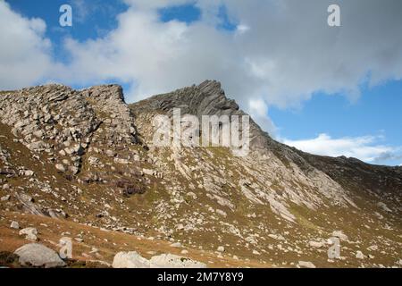 La cima di Cir Mhor che sorge sopra Glen Rosa sull'isola di Arran Ayrshire Scozia Foto Stock