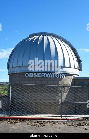 MISSIONE VIEJO, CALIFORNIA - 8 GENNAIO 2023: Osservatorio sul Campus del Saddleback College. Foto Stock