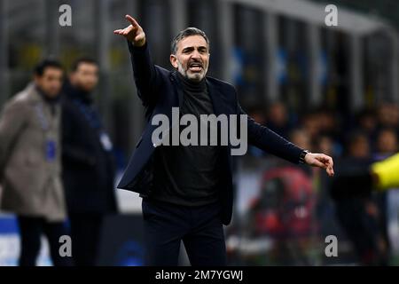 Milano, Italia. 10 gennaio 2023. Fabio Pecchia, allenatore capo di Parma Calcio, si è fatto un gesto durante la partita di calcio della Coppa Italia tra FC Internazionale e Parma Calcio. Credit: Nicolò campo/Alamy Live News Foto Stock