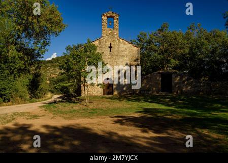 Eremo di Sant Bartomeu de la Vall d'Ariet, ai piedi del monte Sant Mamet, vicino a Baldomar, Artesa de Segre (Lleida, Catalogna, Spagna) Foto Stock