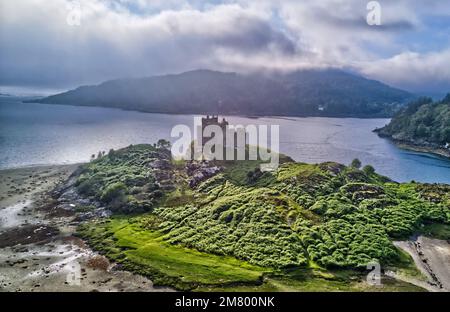 Splendido castello di Tioram, penisola di Ardnamurchan, Highlands scozzesi Foto Stock