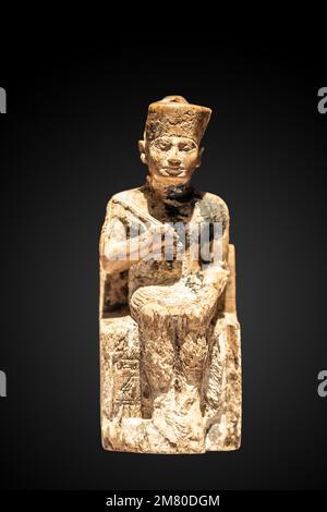 PICCOLA STATUA DI 7 CENTIMETRI DI CHROPS, MUSEO EGIZIO DEL CAIRO DEDICATO ALL'ANTICHITÀ EGIZIANA, IL CAIRO, EGITTO, AFRICA Foto Stock