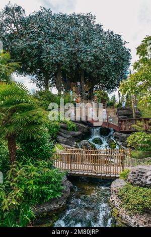Il Robinson Crusoe Tree a Disneyland a Parigi, Francia Foto Stock