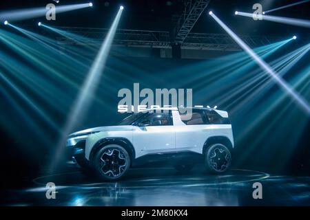 Greater Noida, India. 11th Jan, 2023. Tata Motors svela il concetto SUV auto elettrica Sierra all'India Auto Expo 2023. (Foto di Pradeep Gaur/SOPA Images/Sipa USA) Credit: Sipa USA/Alamy Live News Foto Stock