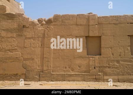 Ägyptisch-Hetitischer Friedensvertrag, Hieroglyphen, Vertragstext, Cachette-Hof, Karnak-Tempel, Karnak, Ägypten Foto Stock