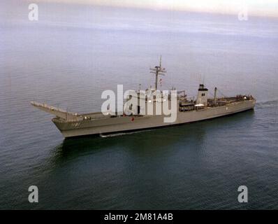 Vista di prua del porto della nave cisterna USS SUMTER (LST-1181) in corso. Paese: Sconosciuto Foto Stock