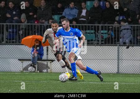 DEN BOSCH, PAESI BASSI - 11 GENNAIO: Owen Wijndal di Ajax, Danny Verbeek del FC Den Bosch durante la partita olandese Toto KNVB Cup Round 2 tra FC Den Bosch e Ajax allo Stadion de Vliert il 11 gennaio 2023 a Den Bosch, Paesi Bassi (Foto di Rene Nijhuis/Orange Pictures) Foto Stock