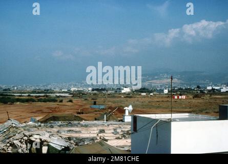 Una vista da un posto di osservazione/cecchino della Società B, 1st battaglione, 8th reggimento, 24th unità anfibio marina. Base: Beirut Nazione: Libano (LBN) Foto Stock