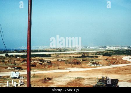 Una vista da un posto di osservazione/cecchino della Società B, 1st battaglione, 8th reggimento, 24th unità anfibio marina. Base: Beirut Nazione: Libano (LBN) Foto Stock