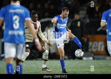 DEN BOSCH - (lr) Calvin Bassey di Ajax, Danny Verbeek di FC Den Bosch durante il 2nd° round della Toto KNVB Cup tra FC Den Bosch e Ajax allo Stadion De Vliert il 11 gennaio 2023 a Den Bosch, Paesi Bassi. ANP BART STOUTJESDYK Foto Stock