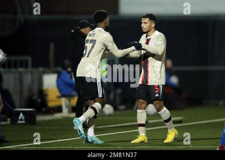 DEN BOSCH - (lr) Jorel Hato di Ajax, Owen Wijndal di Ajax durante il 2nd° round della Toto KNVB Cup tra FC Den Bosch e Ajax allo Stadion De Vliert il 11 gennaio 2023 a Den Bosch, Paesi Bassi. ANP BART STOUTJESDYK Foto Stock