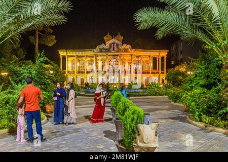 SHIRAZ, IRAN - 8 LUGLIO 2019: Vista serale della Casa Shapouri a Shiraz, Iran Foto Stock