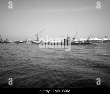 Una vista a dritta della città SOTTOMARINA di attacco nucleare SALT LAKE (SSN 716). Base: Newport News Stato: Virginia (VA) Nazione: Stati Uniti d'America (USA) Foto Stock