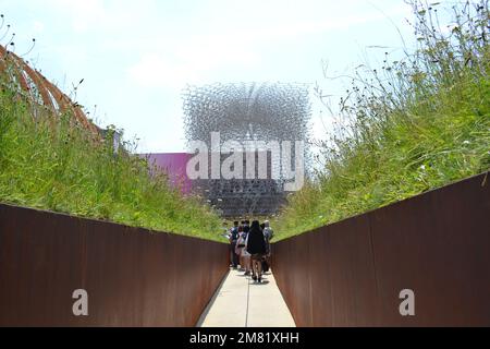 Modello in alluminio dell'alveare del padiglione del Regno Unito all'Expo Milano 2015. Hive a 14m cubi ha usato la luce e il suono per simulare l'attività di un vero alveare. Foto Stock