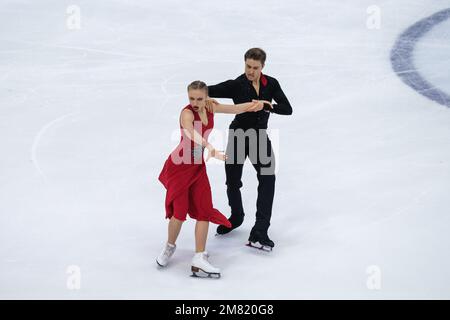 Katerina Mrazkova e Daniel Mrazek (CZE) si esibiscono durante la Junior Ice Dance - Rhythm Dance della ISU Grand Prix of Figure Skating Final Torino a Palavela gli atleti della categoria Senior Pairs si sfidano nella Ice Dance – Rhythm Dance durante la terza giornata della ISU Grand Finale Prix a Torino di Palavela. I migliori atleti si incontrano per il più importante circuito internazionale del mondo. Foto Stock