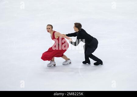 Torino, Italia. 09th Dec, 2022. Katerina Mrazkova e Daniel Mrazek (CZE) si esibiscono durante la Junior Ice Dance - Rhythm Dance della ISU Grand Prix of Figure Skating Final Torino a Palavela gli atleti della categoria Senior Pairs competono nella Ice Dance - Rhythm Dance durante la terza giornata della ISU Grand Finale Prix a Torino di Palavela. I migliori atleti si incontrano per il più importante circuito internazionale del mondo. (Foto di Davide di Lalla/SOPA Images/Sipa USA) Credit: Sipa USA/Alamy Live News Foto Stock