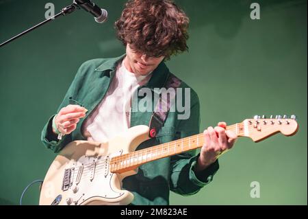 Manchester, Regno Unito. 11th AGennaio 2023. Dylan Minnette, Braeden Lemasters e Cole Preston della band Whallows suonano alla Manchester Academy. 2023-01-11. Credit: Gary Mather/Alamy Live News Foto Stock