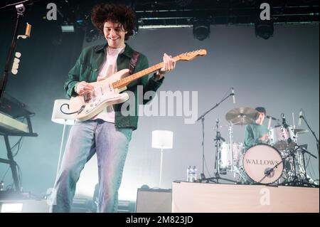 Manchester, Regno Unito. 11th AGennaio 2023. Dylan Minnette, Braeden Lemasters e Cole Preston della band Whallows suonano alla Manchester Academy. 2023-01-11. Credit: Gary Mather/Alamy Live News Foto Stock
