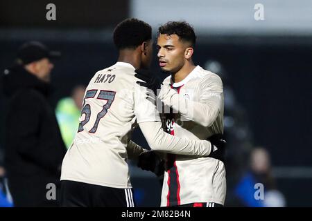 DEN BOSCH - (lr) Jorel Hato di Ajax, Owen Wijndal di Ajax durante il 2nd° round della Toto KNVB Cup tra FC Den Bosch e Ajax allo Stadion De Vliert il 11 gennaio 2023 a Den Bosch, Paesi Bassi. ANP BART STOUTJESDYK Foto Stock