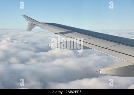 Volare su un aereo Foto Stock