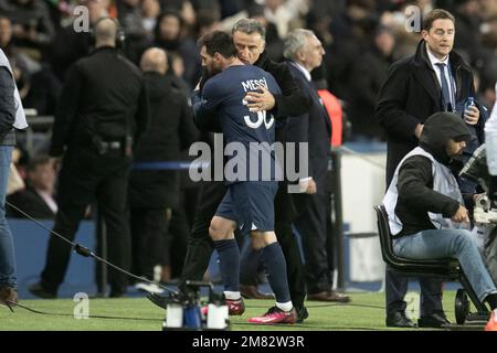 Leo messi di Parigi Saint-Germain con Christophe Galtier allenatore capo di PSG durante la partita Ligue 1 Uber mangia tra Parigi Saint Germain e Angers al Parc des Princes, il 11 gennaio 2023 a Parigi, Francia. Foto di David Niviere/ABACAPRESS.COM Foto Stock