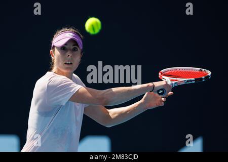 Melbourne Park 12/1/2023. Alize CORNET (fra) in corso di pratica al 2023 Australian Open. Corleve/Alamy Live News Foto Stock