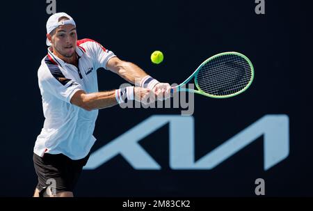 Melbourne Park 12/1/2023. Jan Lennard STRUFF (GER) in azione durante le qualifiche all'Australian Open 2023. Corleve/Alamy Live News Foto Stock