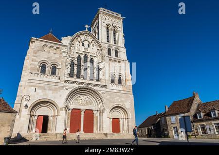 BASILICA DI SANTA MARIA MADDALENA, VEZELAY, (89) YONNE, BOURGUNDY, FRANCIA Foto Stock