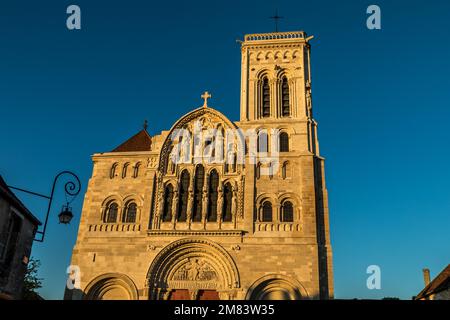 BASILICA DI SANTA MARIA MADDALENA, VEZELAY, (89) YONNE, BOURGUNDY, FRANCIA Foto Stock