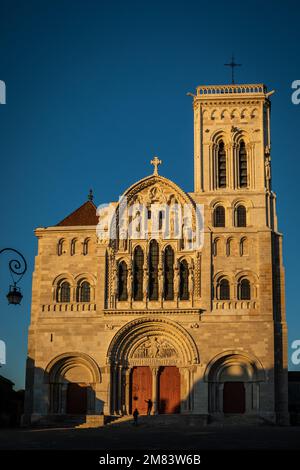 BASILICA DI SANTA MARIA MADDALENA, VEZELAY, (89) YONNE, BOURGUNDY, FRANCIA Foto Stock