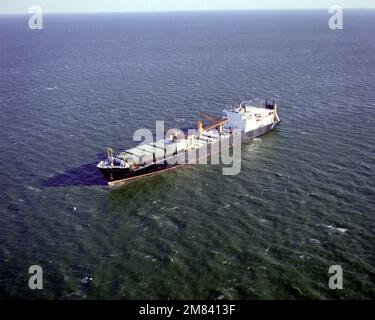 Una vista elevata di prua portuale della nave di preposizionamento marittimo SS SGT. MATEJ KOCAK (T-AK-3005) IN CORSO. Paese: Sconosciuto Foto Stock