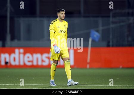 DEN BOSCH - portiere di Ajax Geronimo Rulli durante il 2nd° round della Toto KNVB Cup tra il FC Den Bosch e l'Ajax allo Stadion De Vliert il 11 gennaio 2023 a Den Bosch, Paesi Bassi. ANP BART STOUTJESDYK Foto Stock