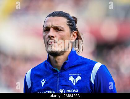 Milano Djuric di Hellas Verona FC sen durante la Serie A 2022/23 match tra Torino FC e Hellas Verona allo Stadio Olimpico Grande Torino il 04 gennaio 2023 a Torino Foto Stock